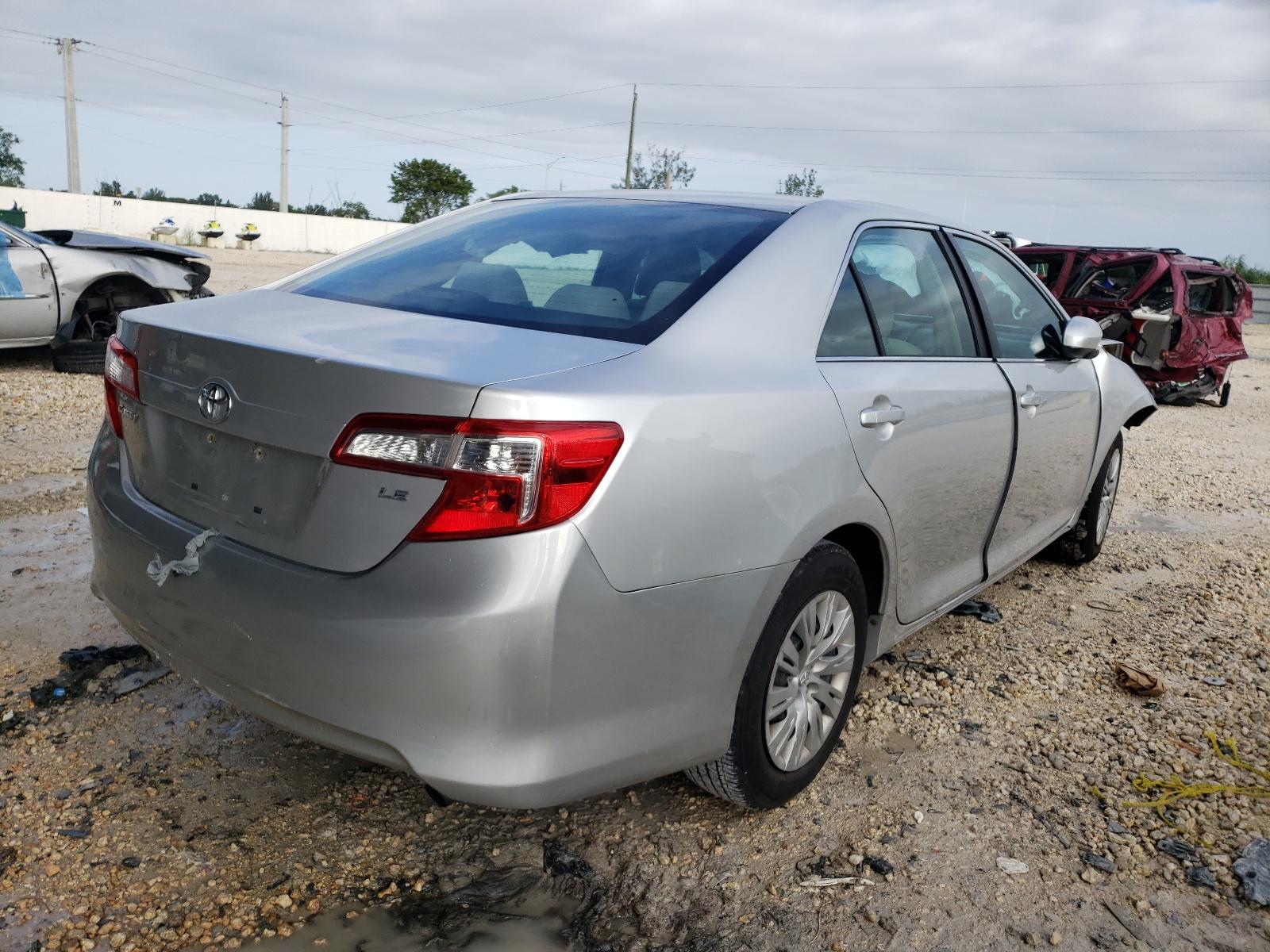 2013 Toyota Camry L - Фото 4