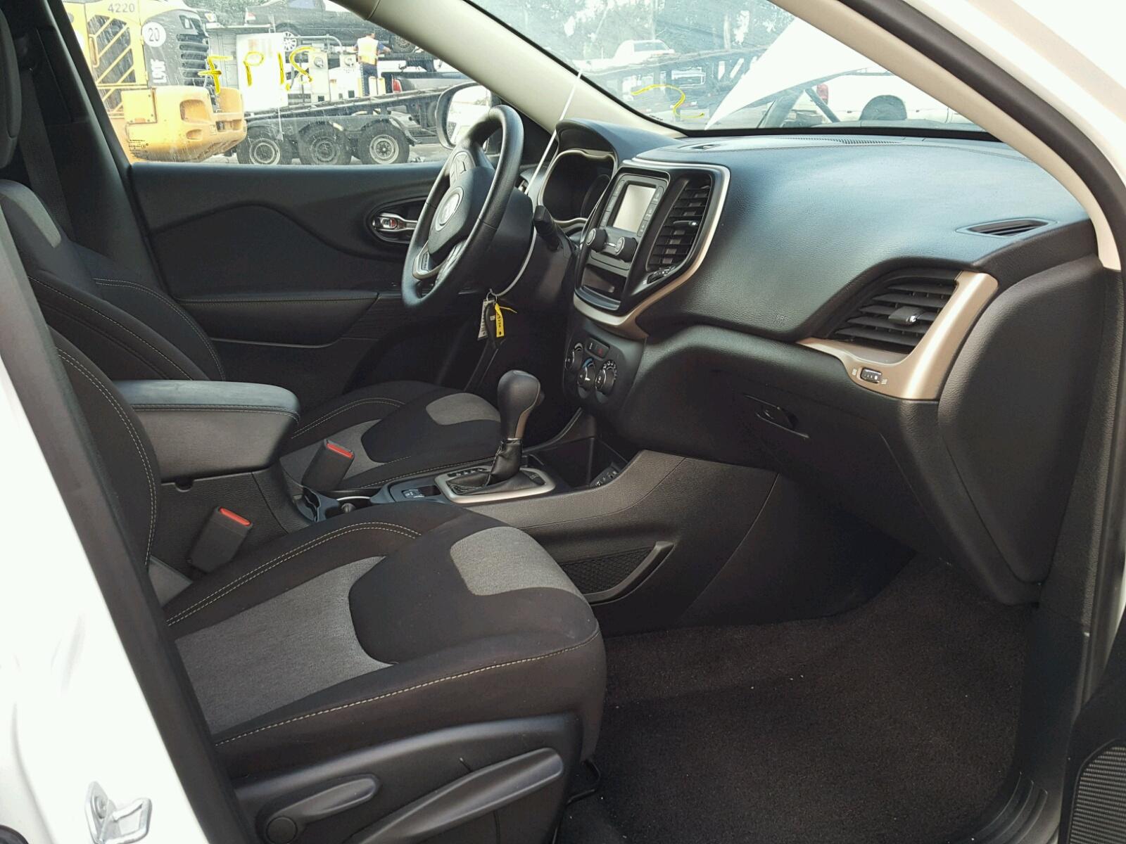 2017 Jeep Cherokee Sport - Image 5