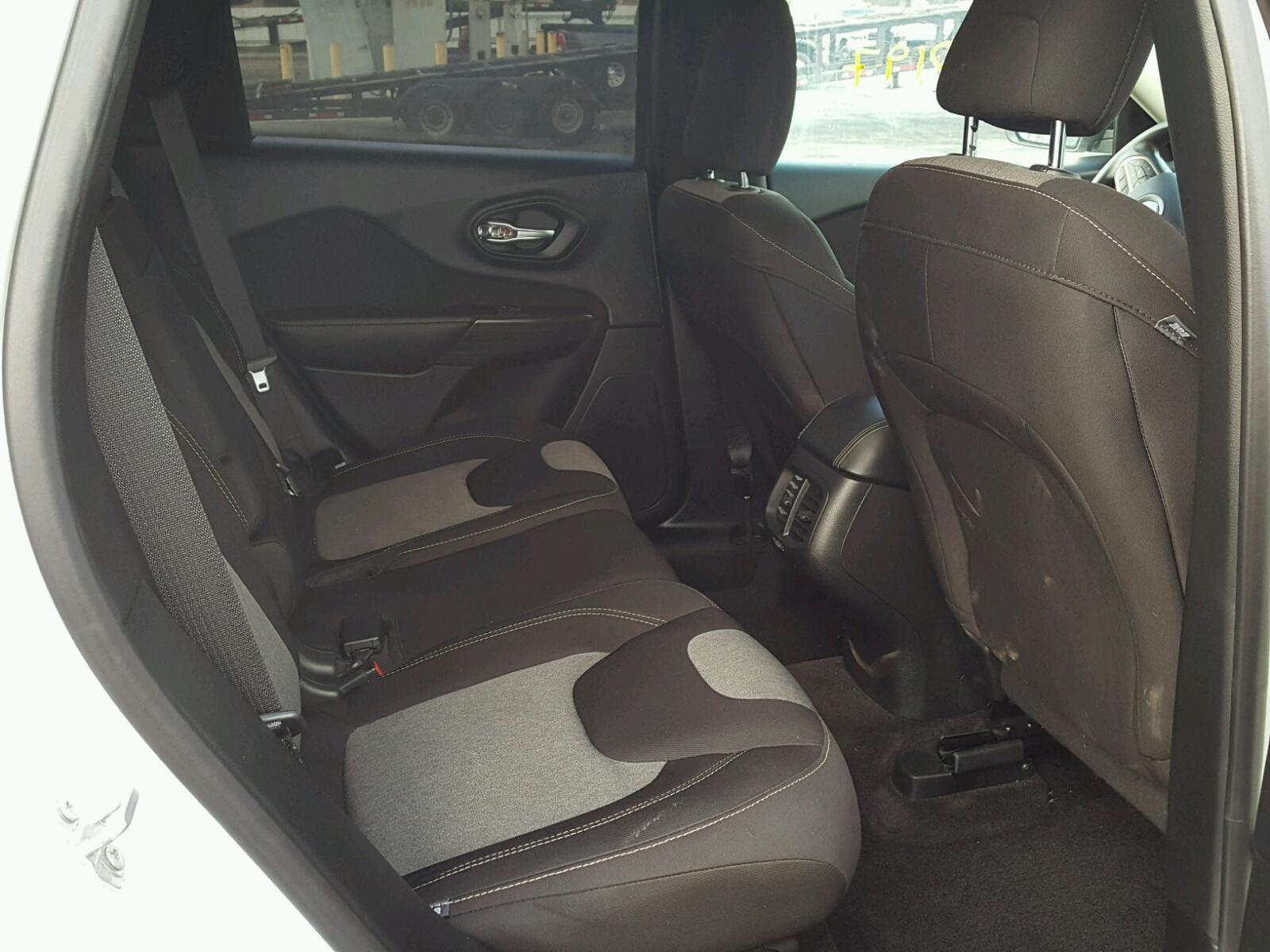2017 Jeep Cherokee Sport - Image 6
