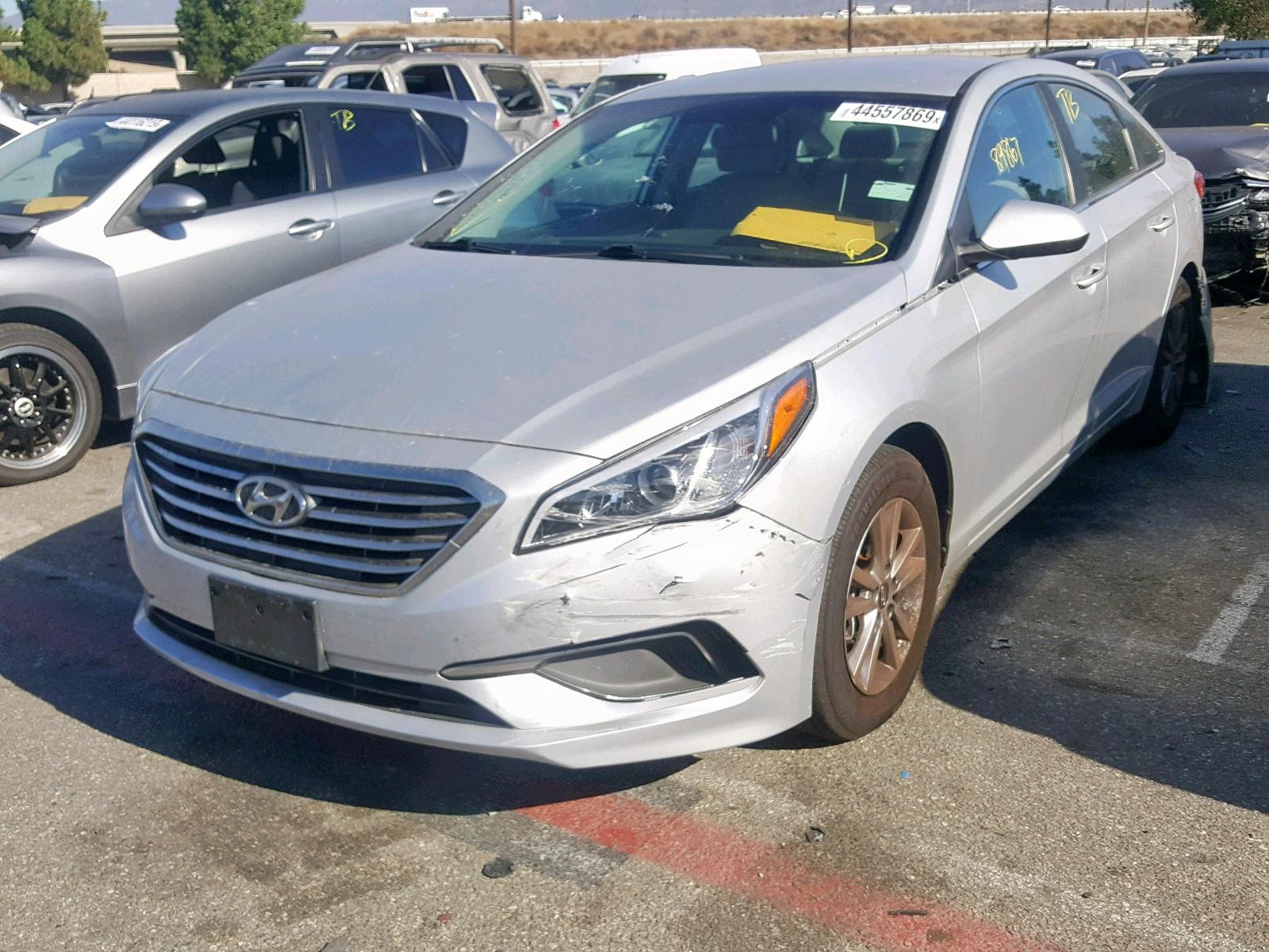 2017 Hyundai Sonata Se - Фото 2