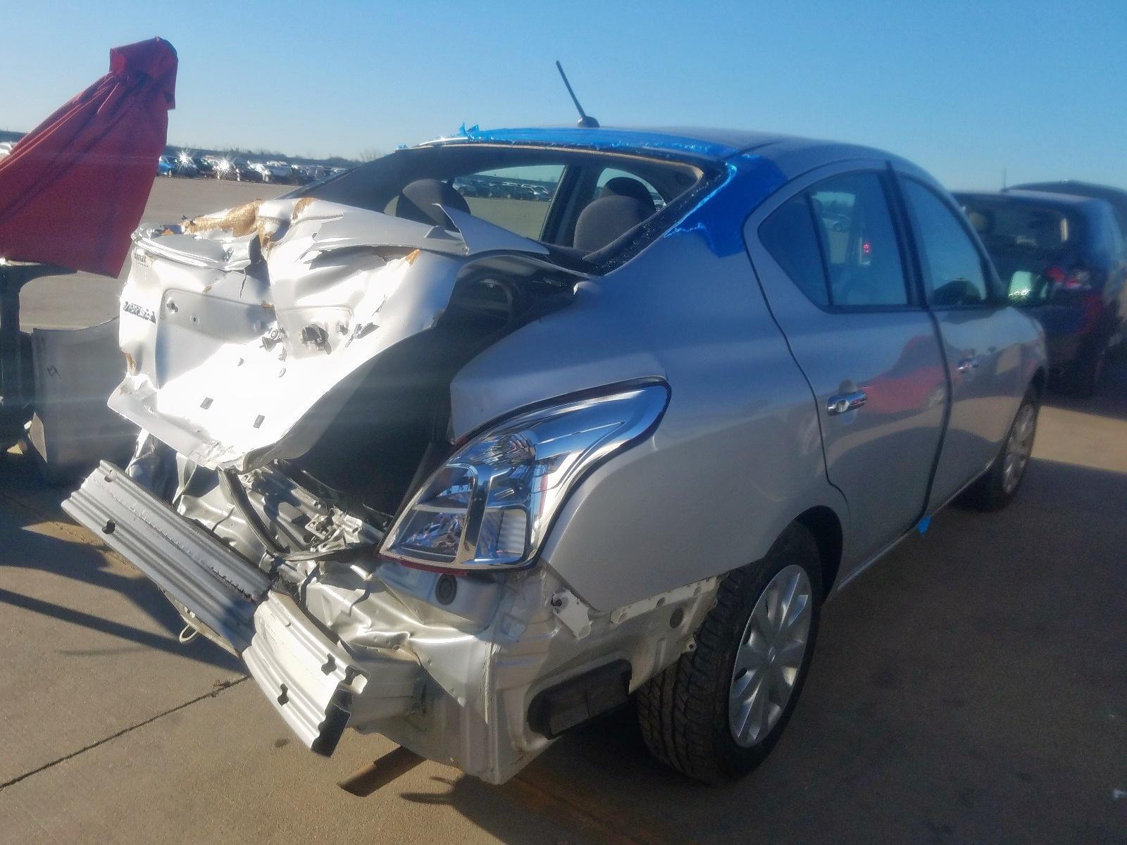 2016 Nissan Versa S - Фото 4