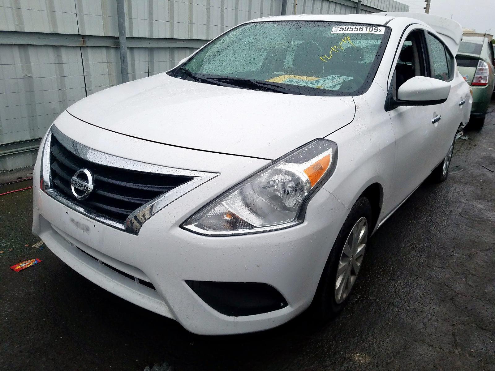 2018 Nissan Versa S - Фото 2
