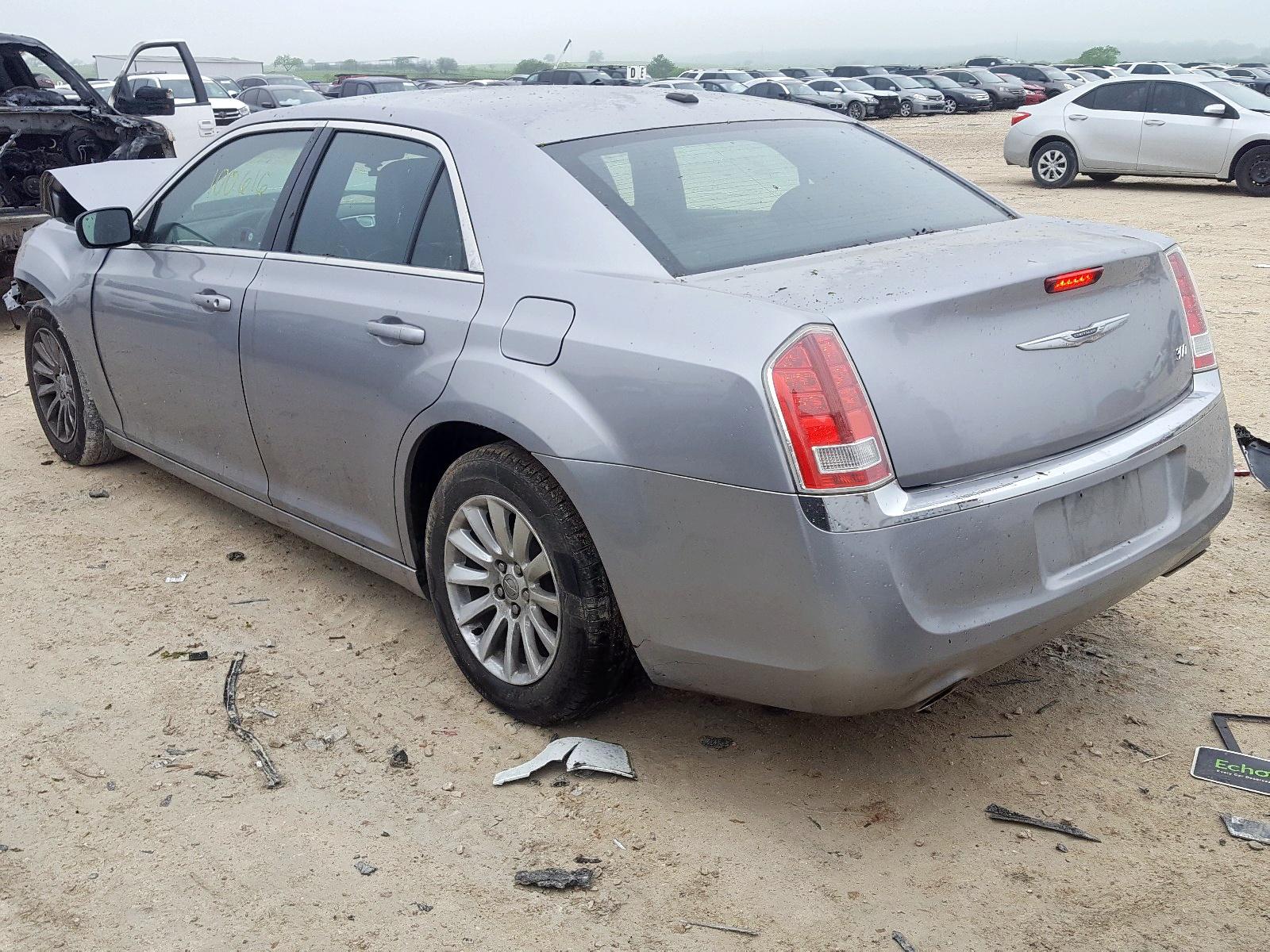 2014 Chrysler 300 - Image 3