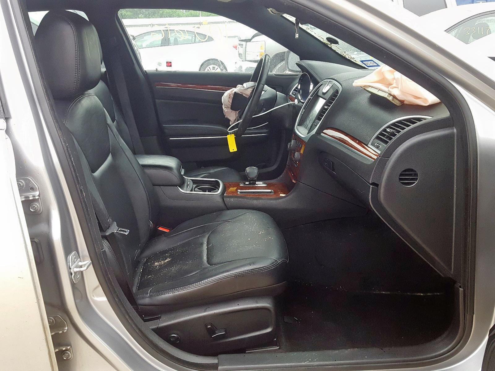 2014 Chrysler 300 - Image 5