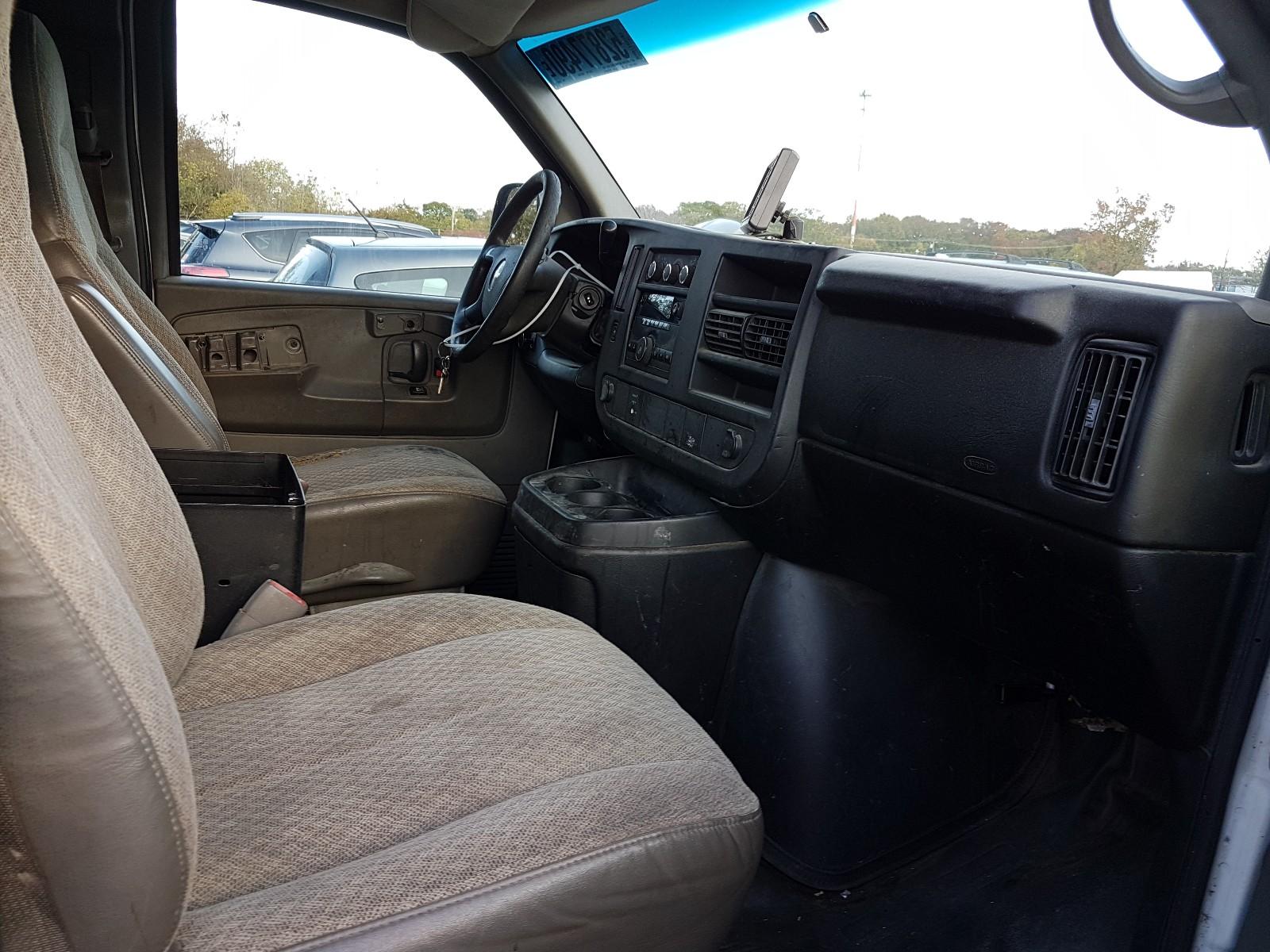 2008 Chevrolet Express G3500 - Image 5