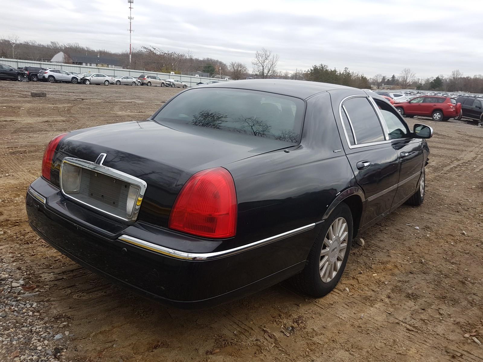2004 Lincoln Town Car Executive - Фото 4