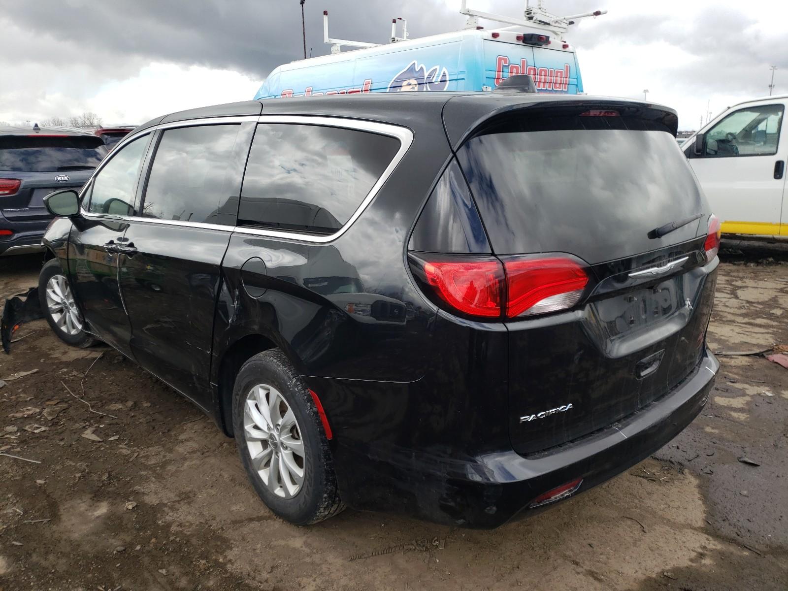 2017 Chrysler Pacifica Touring - Фото 3