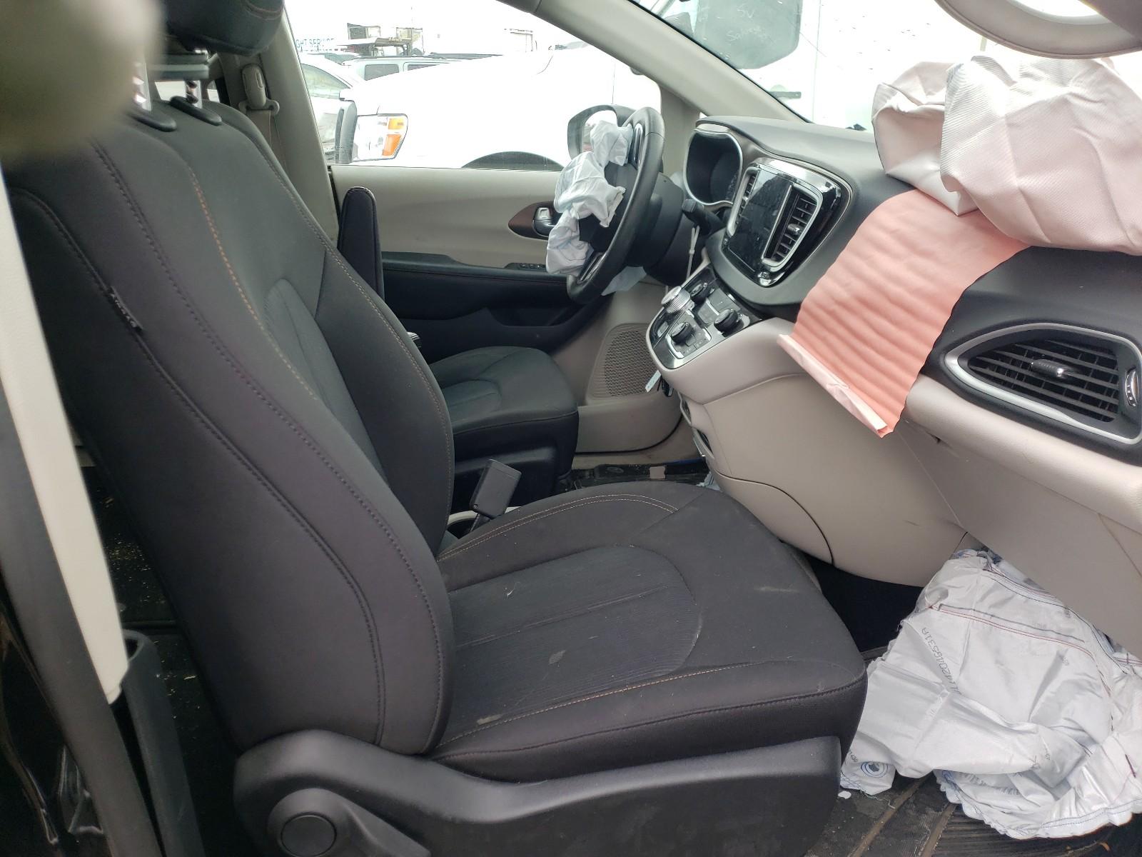 2017 Chrysler Pacifica Touring - Фото 5