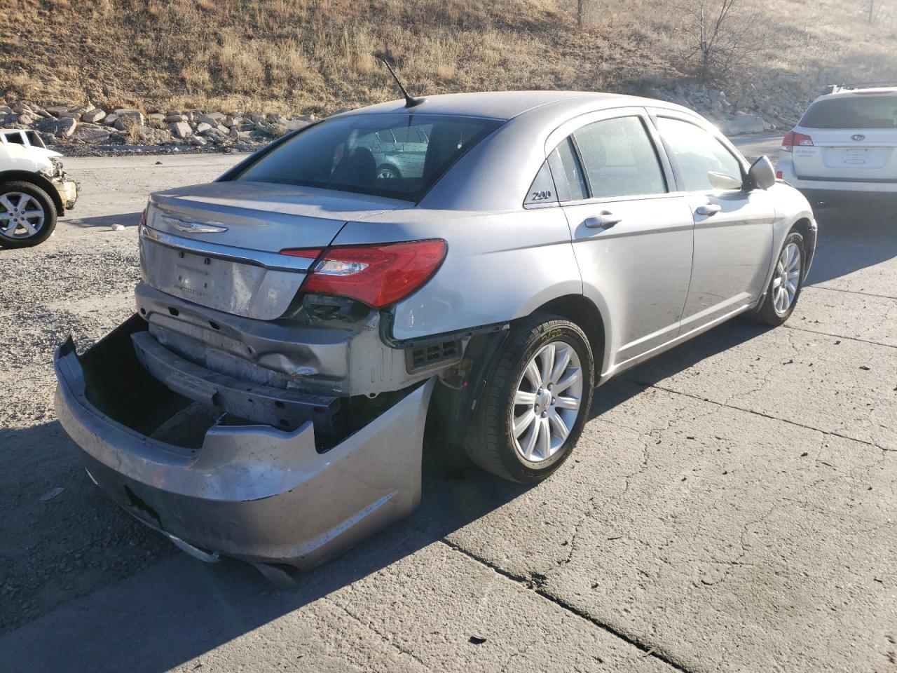2013 Chrysler 200 Touring - Фото 4