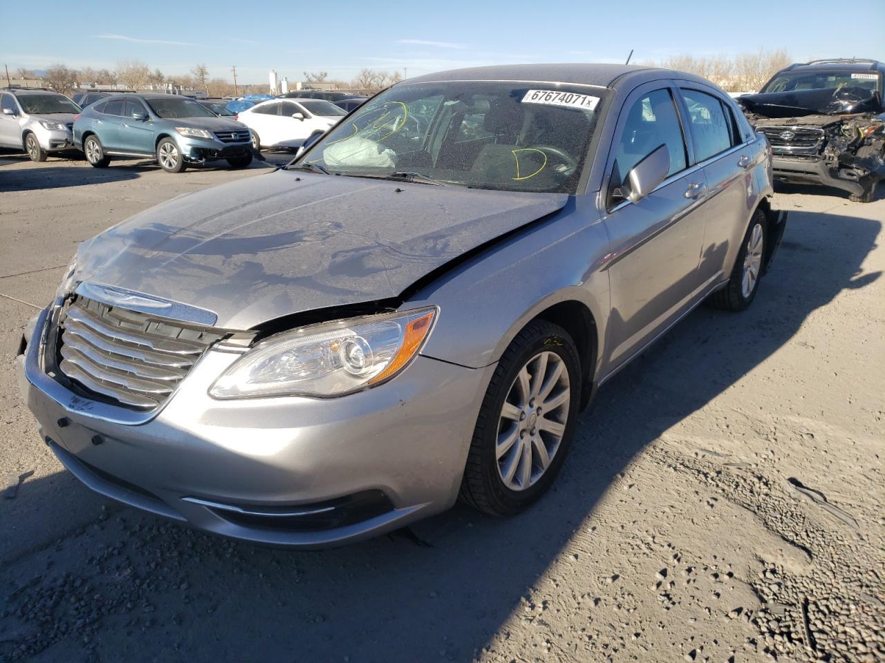 2013 Chrysler 200 Touring - Фото 2