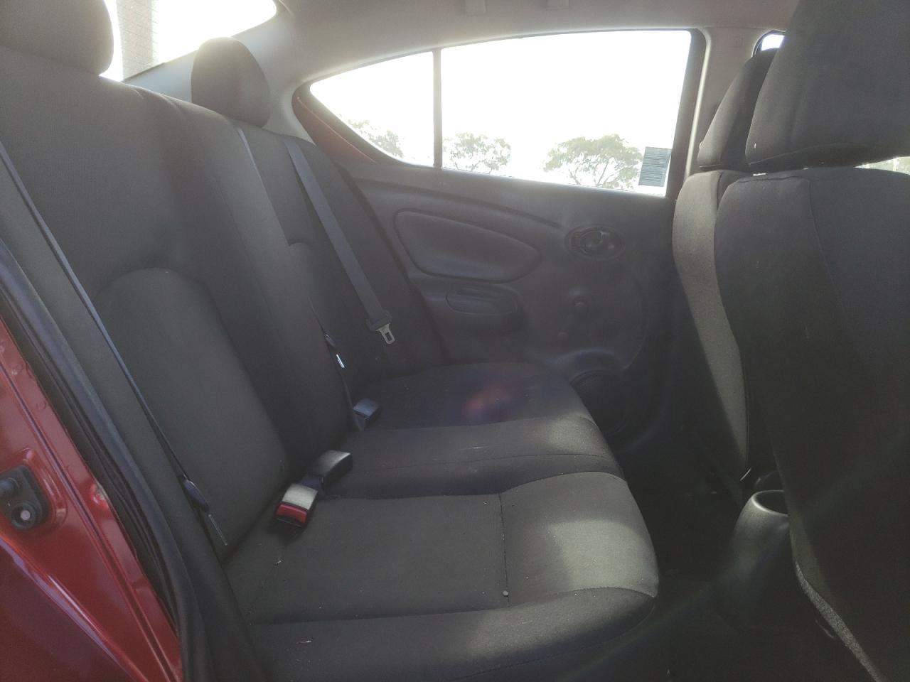 2018 Nissan Versa S - Фото 6