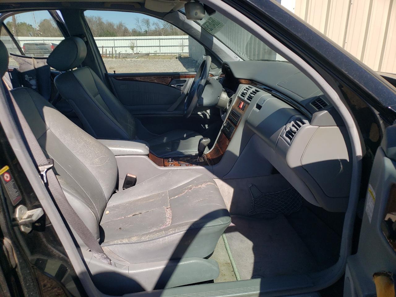 2001 Mercedes-Benz E 320 - Image 5