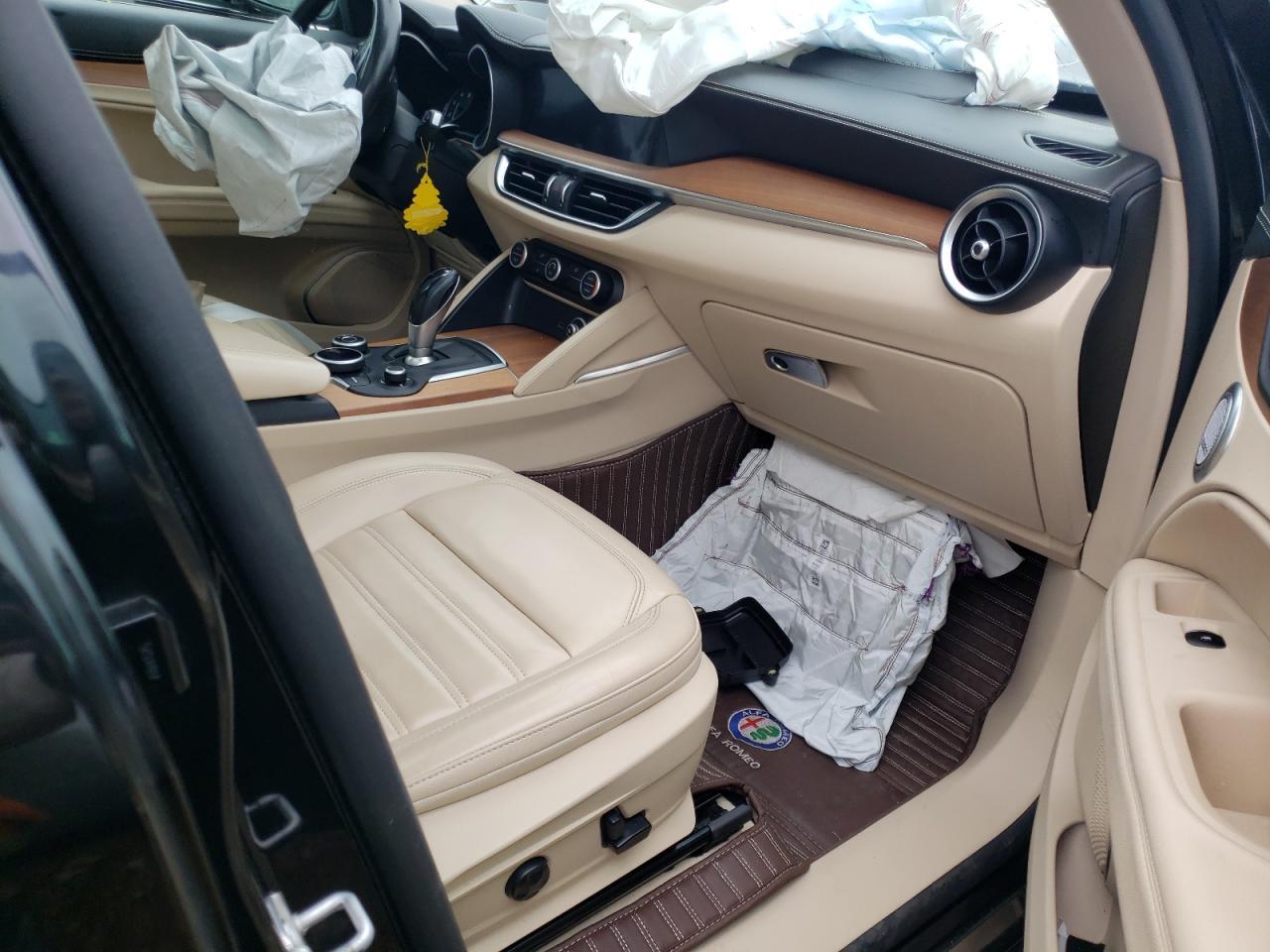 2018 Alfa Romeo Stelvio Ti Luxury - Фото 5