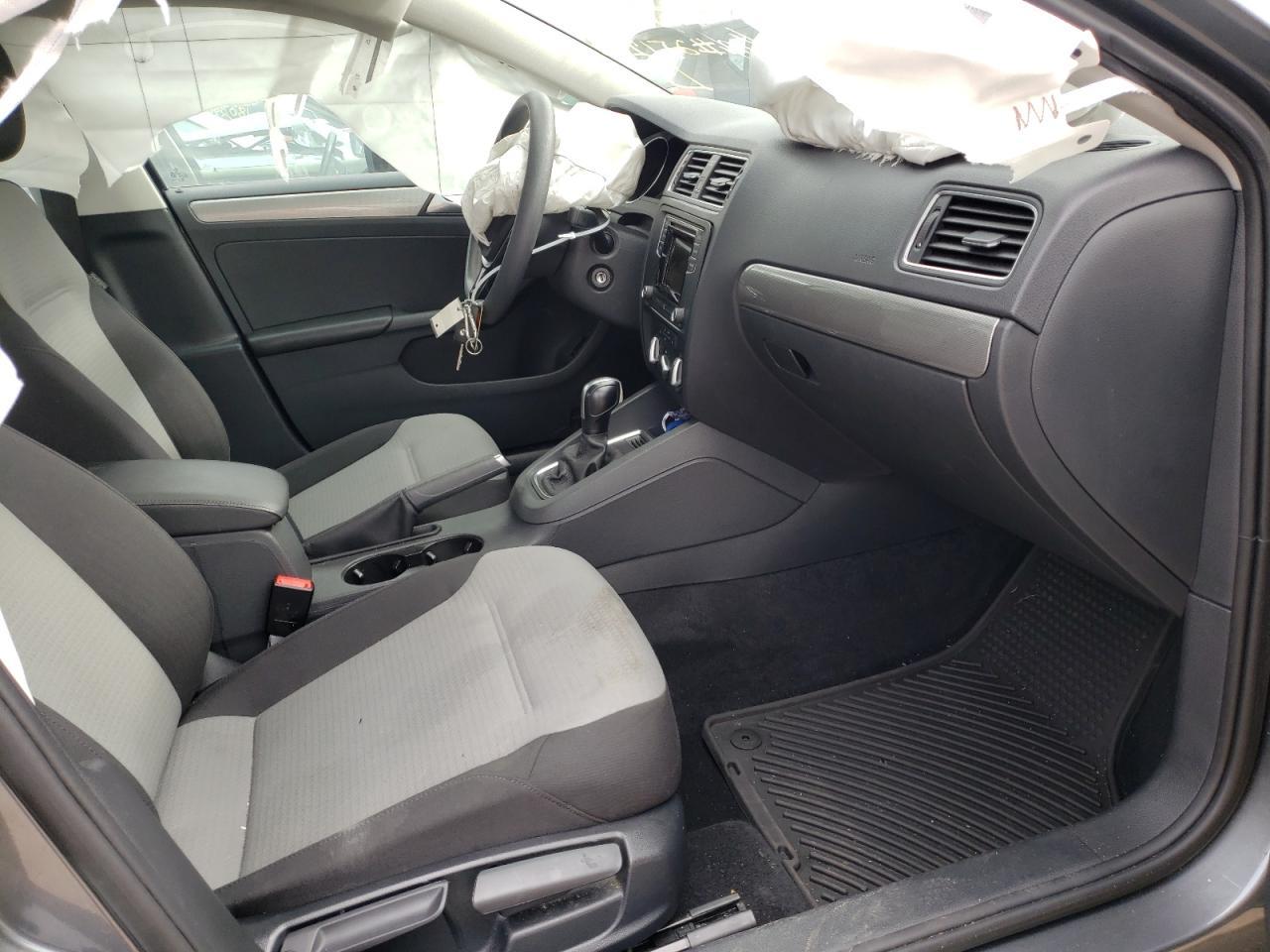 2018 Volkswagen Jetta S - Image 5