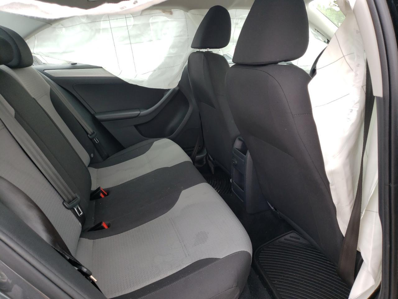 2018 Volkswagen Jetta S - Image 6