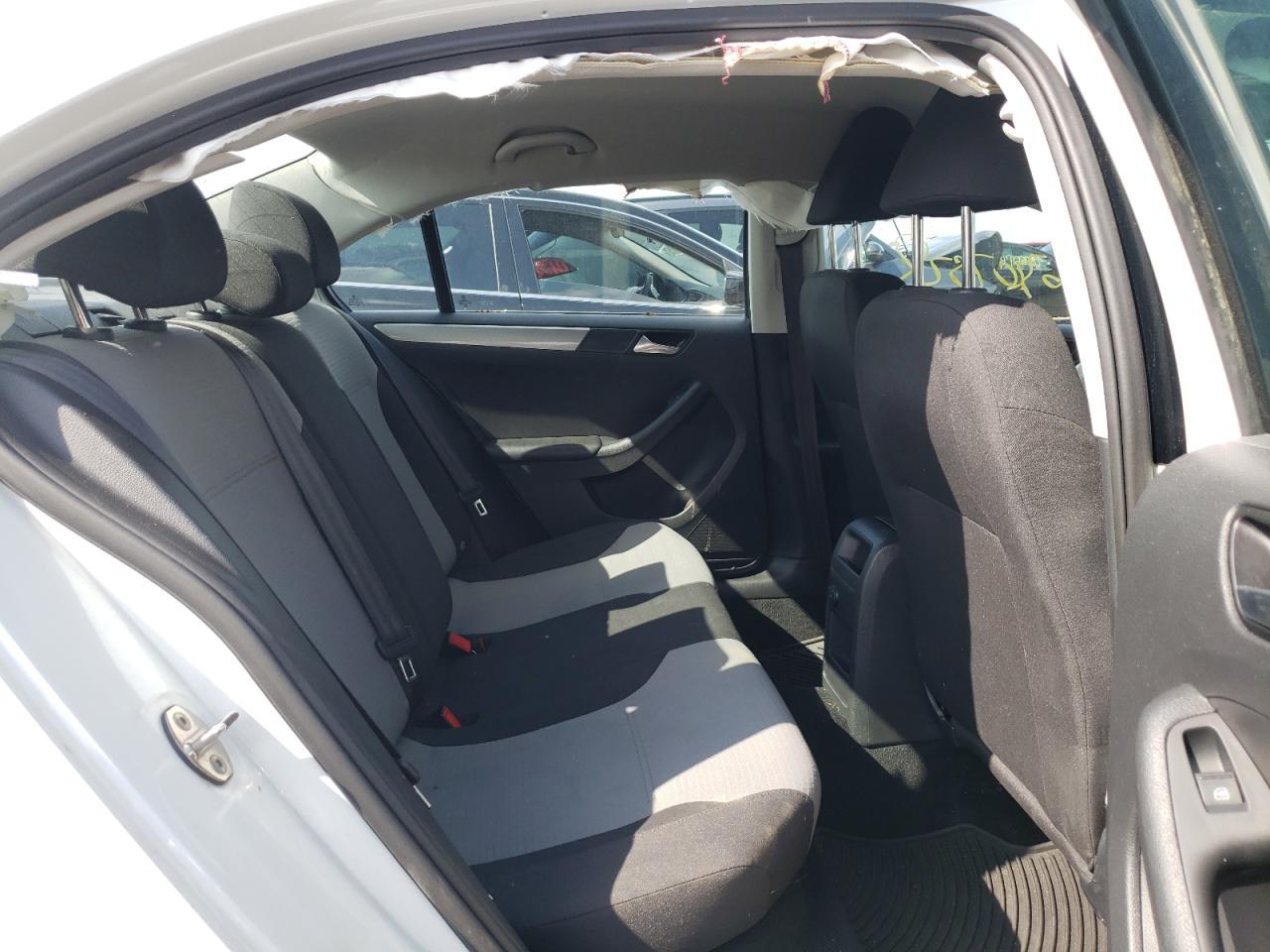 2017 Volkswagen Jetta S - Фото 6