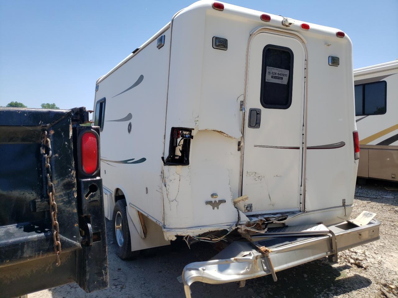 2002 Ford Econoline E450 Super Duty Cutaway Van - Image 3