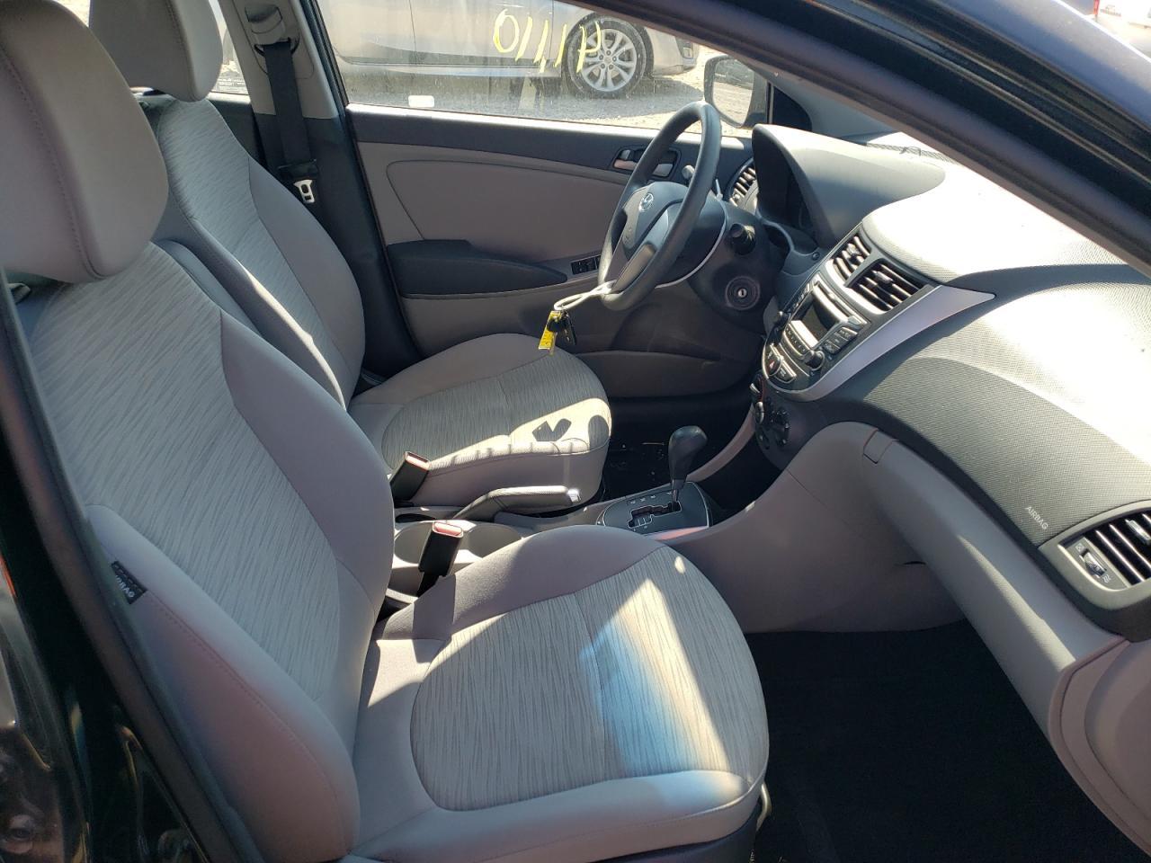 2016 Hyundai Accent Se - Image 5