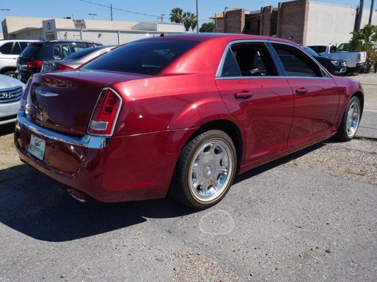 2014 Chrysler 300 - Image 5