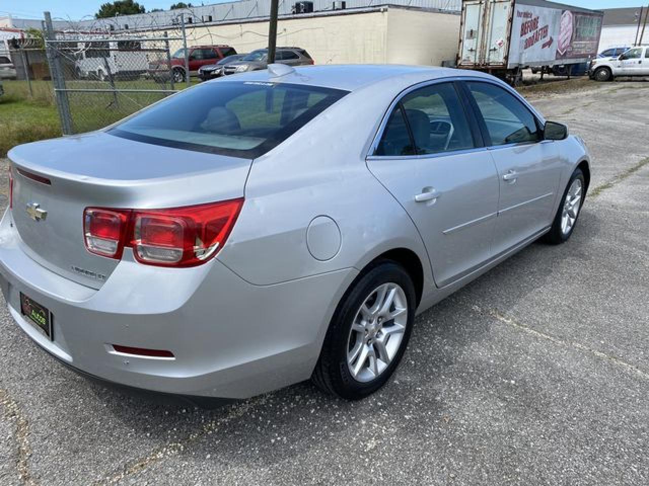 2015 Chevrolet Malibu 1Lt - Фото 4