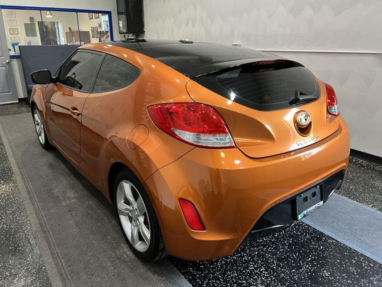 2014 Hyundai Veloster - Фото 5