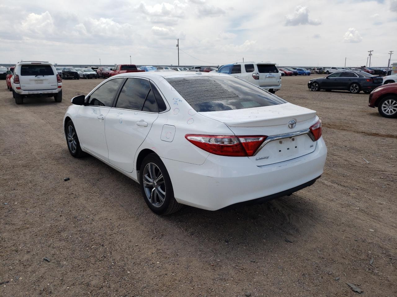 2015 Toyota Camry Le - Фото 3