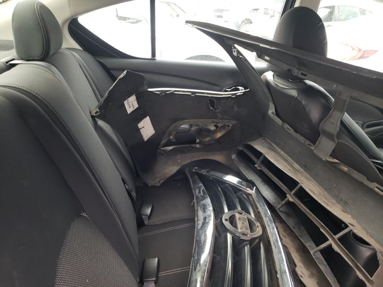 2016 Nissan Versa S - Фото 6