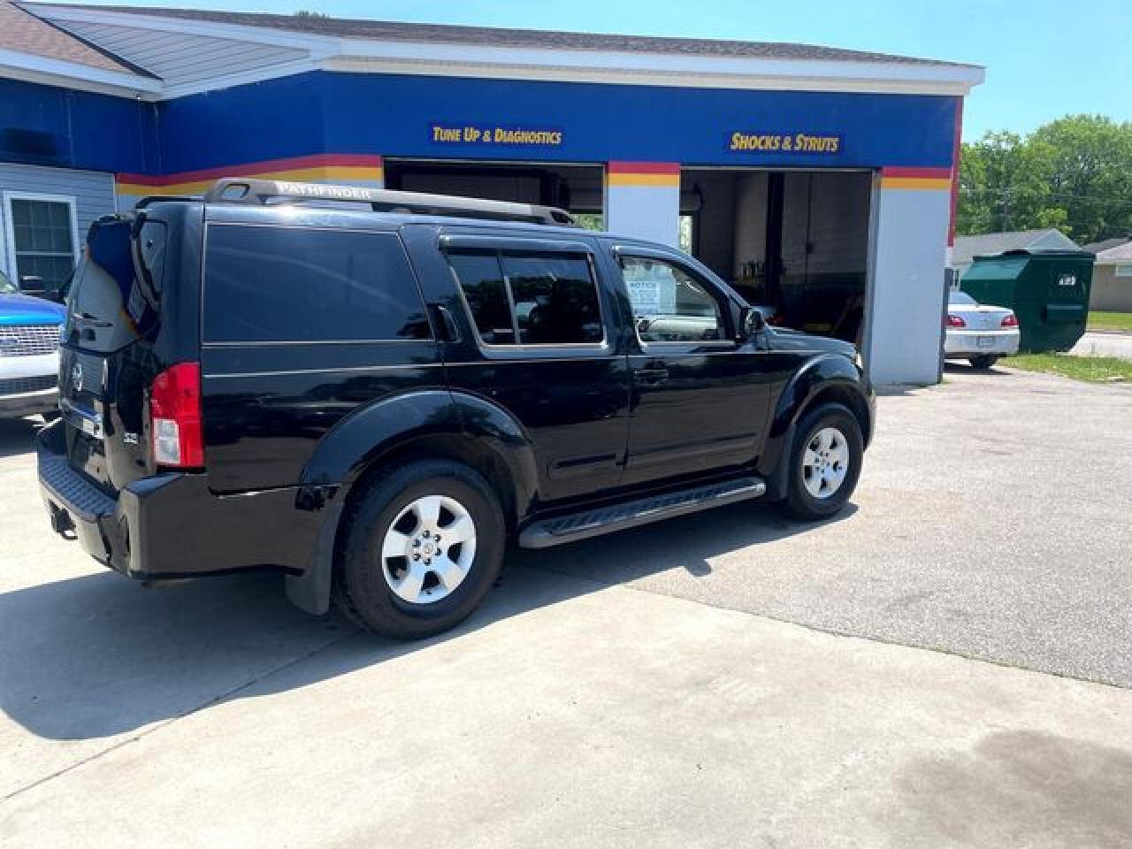 2006 Nissan Pathfinder Le - Image 3