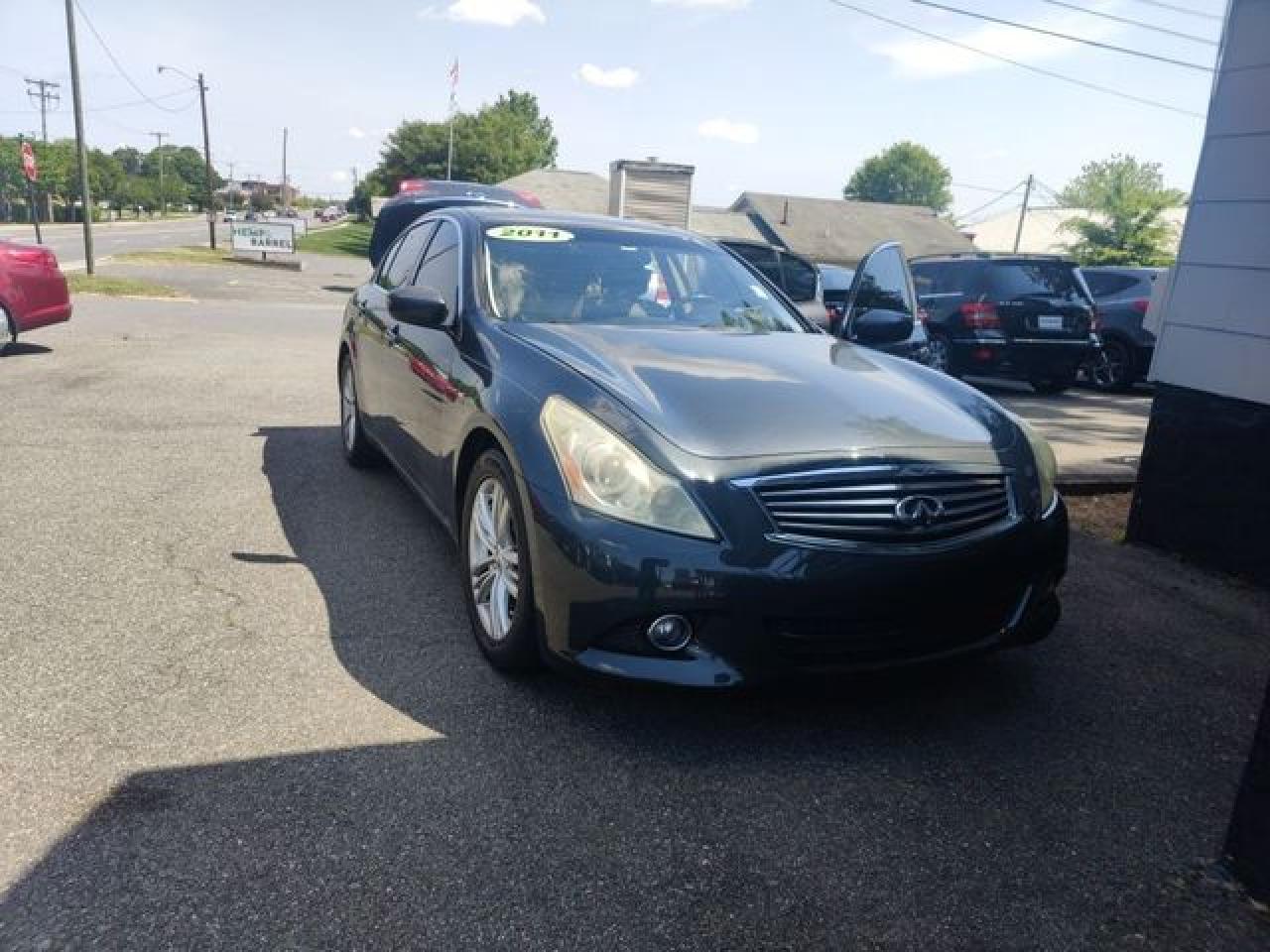 2011 Infiniti G37 Base - Image 3