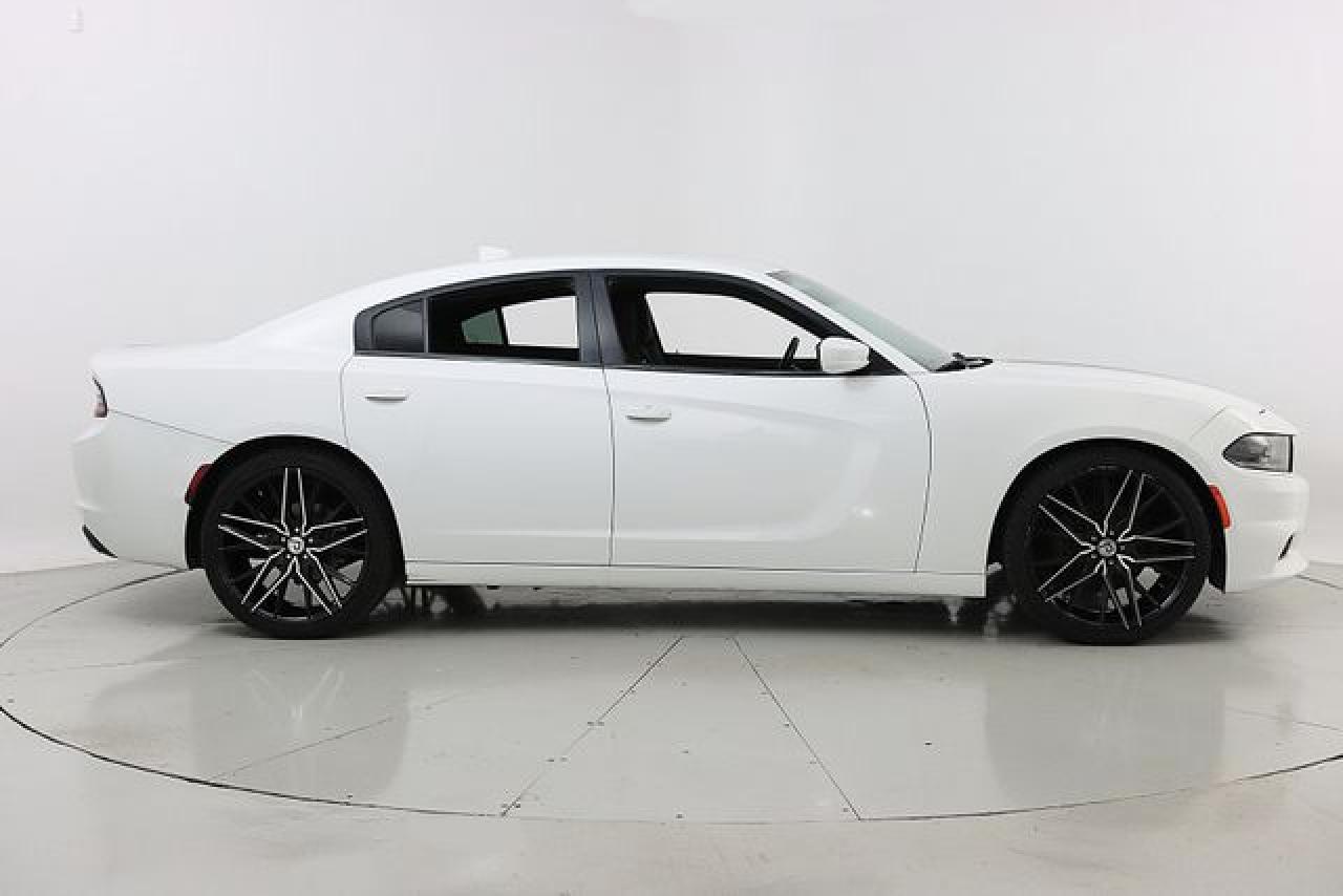 2016 Dodge Charger Sxt - Image 4