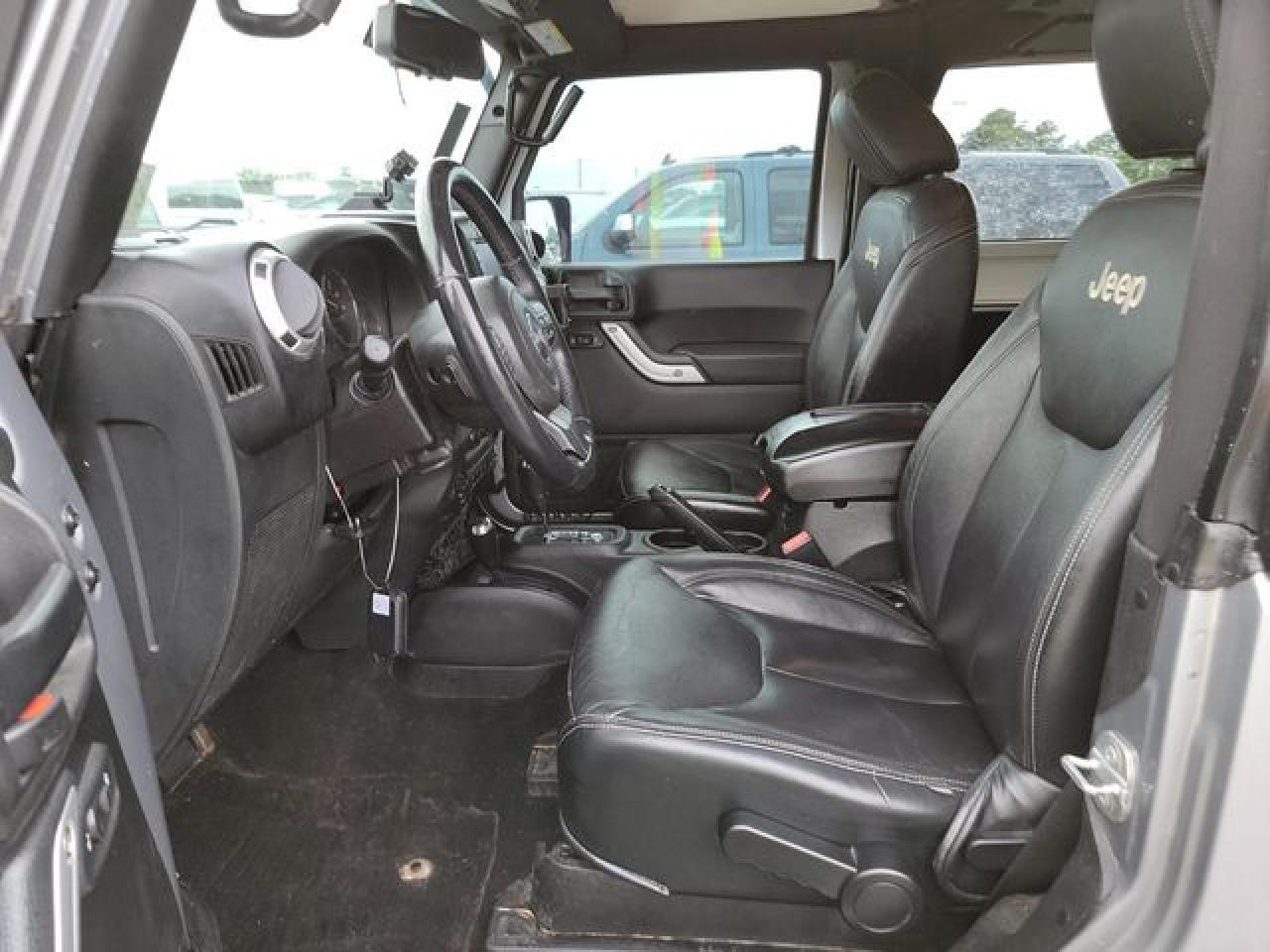 2015 Jeep Wrangler Sahara - Image 6