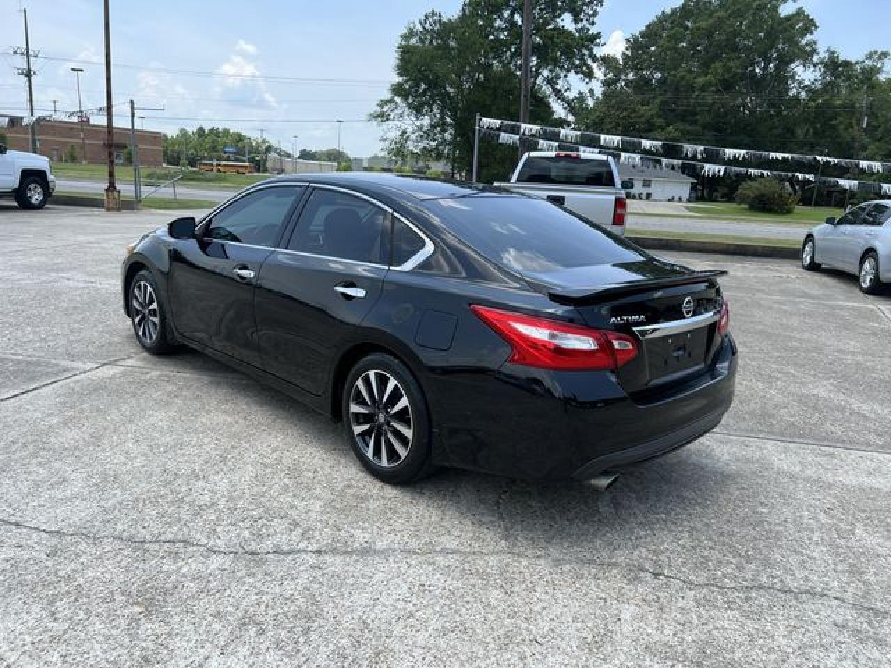 2016 Nissan Altima 2.5 - Фото 2