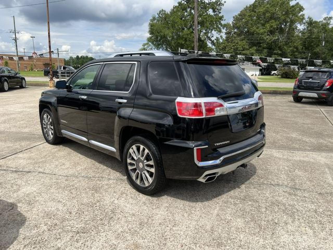 2016 GMC Terrain Denali - Image 2