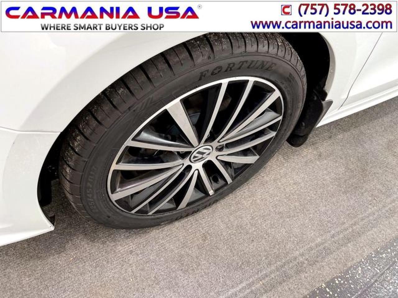 2016 Volkswagen Jetta Sport - Image 4