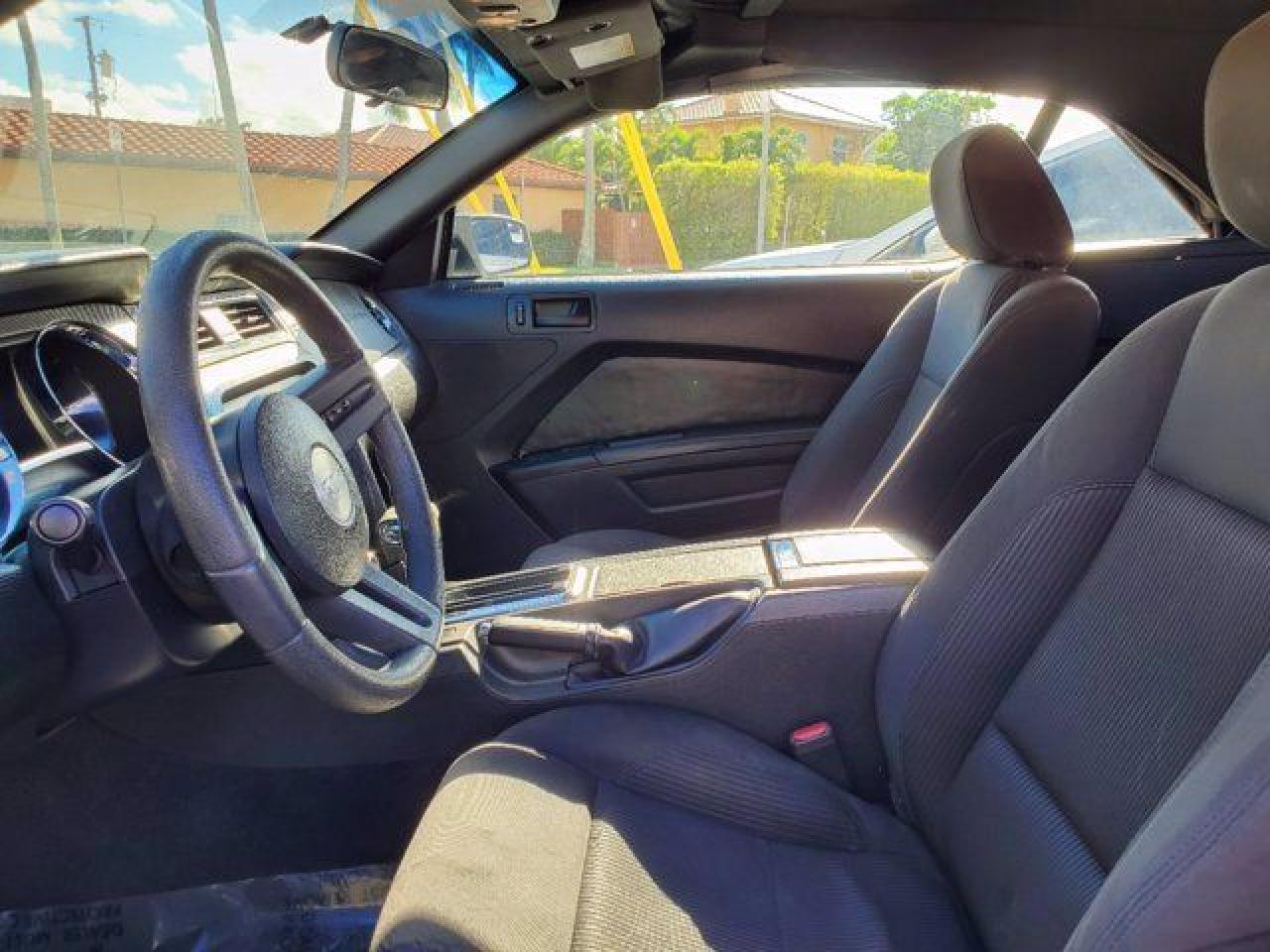 2012 Ford Mustang - Фото 6