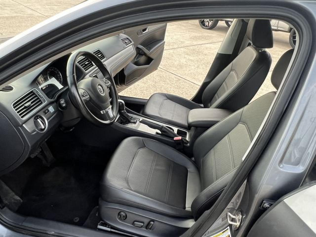 2015 Volkswagen Passat Se - Image 6