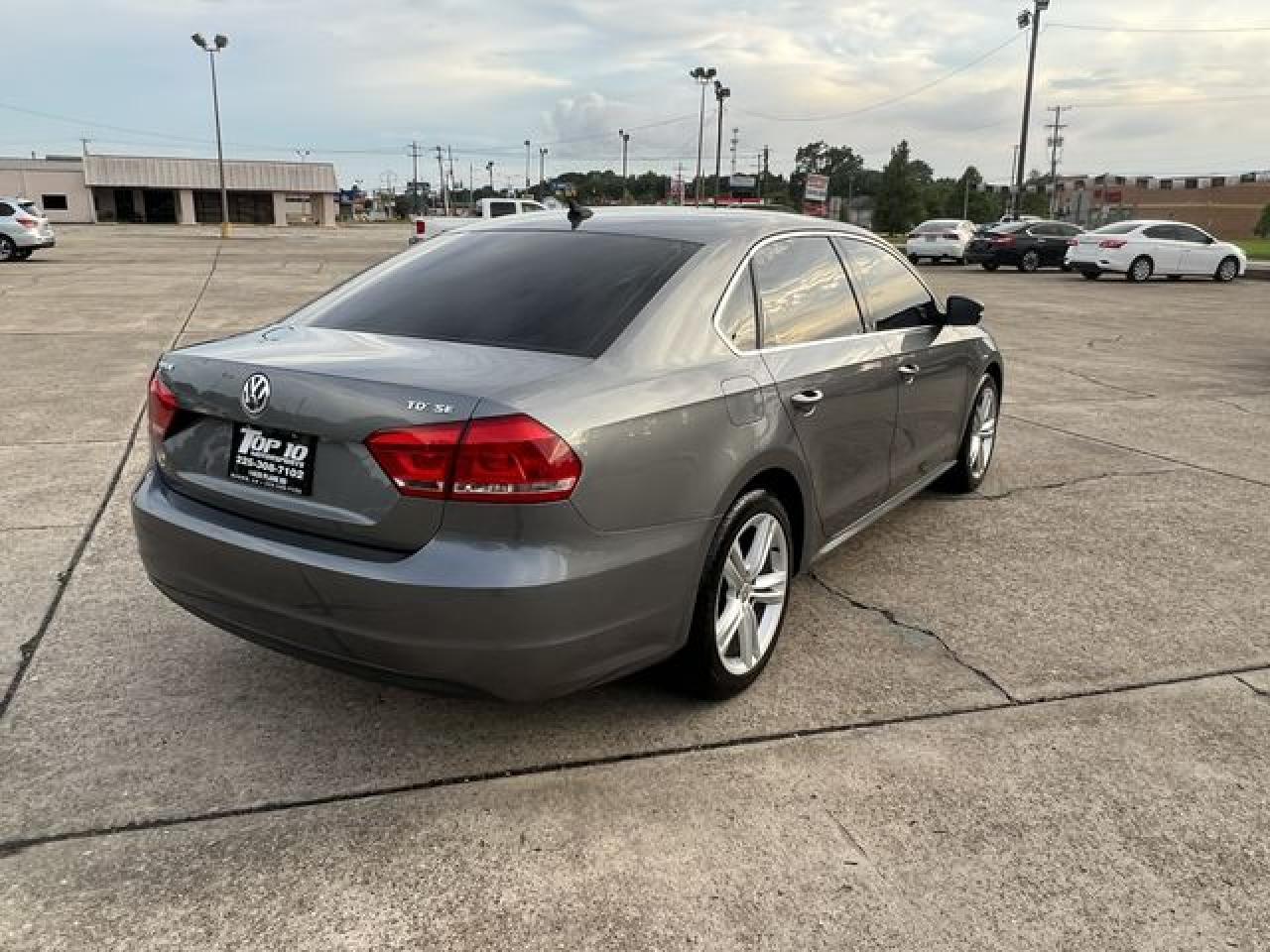 2015 Volkswagen Passat Se - Image 3