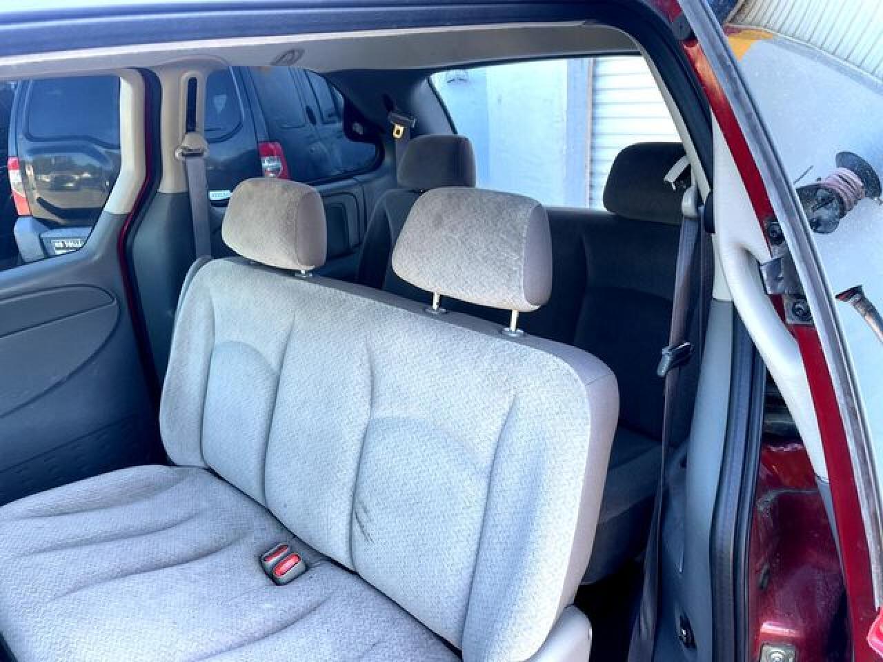 2006 Chrysler Town & Country - Image 7