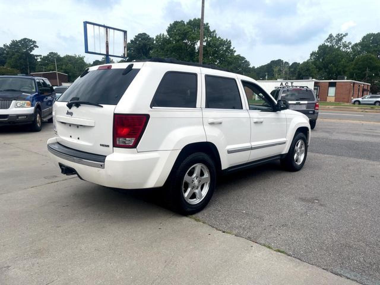 2007 Jeep Grand Cherokee Limited - Image 5