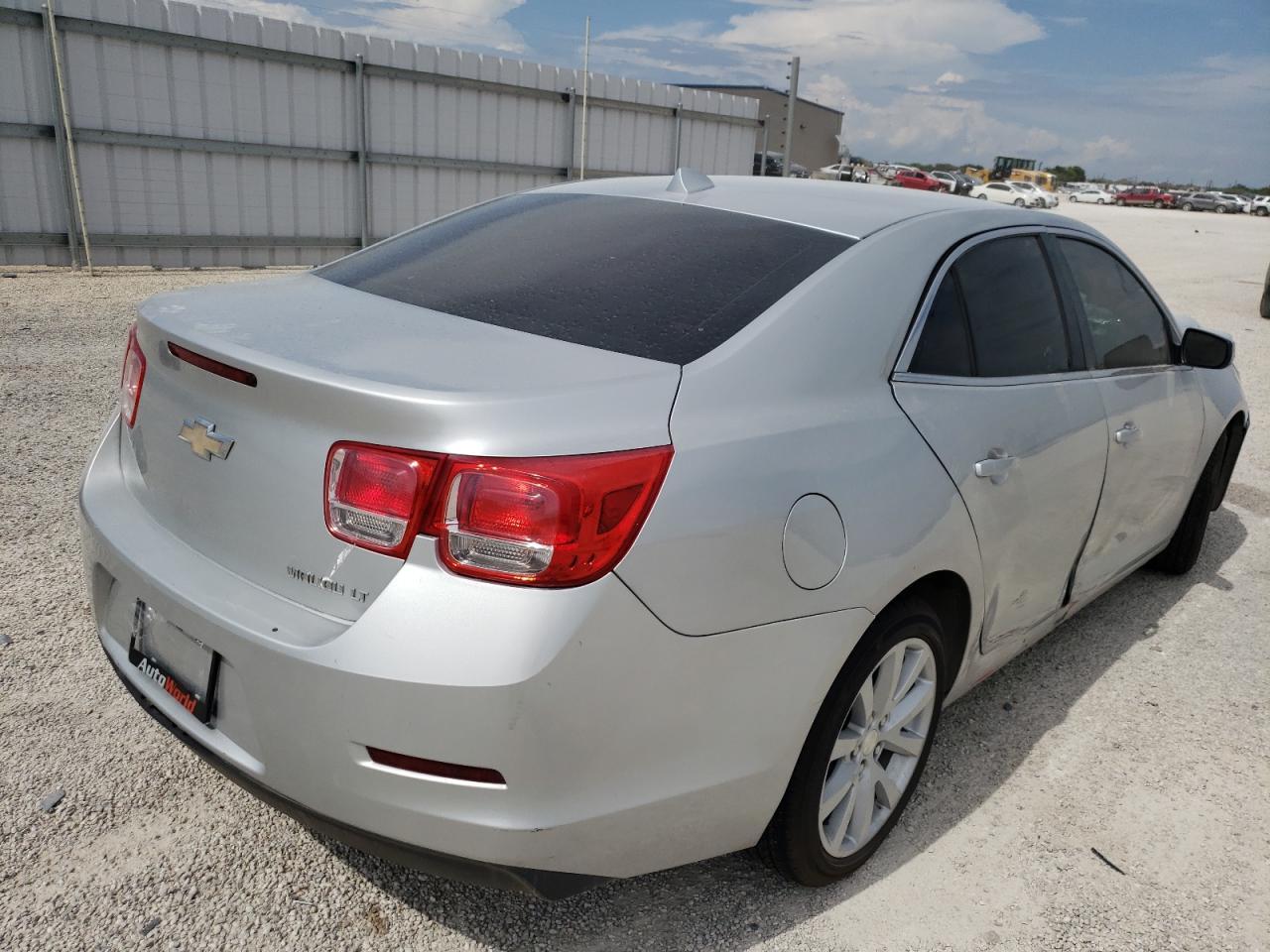 2014 Chev Malibu - Image 4