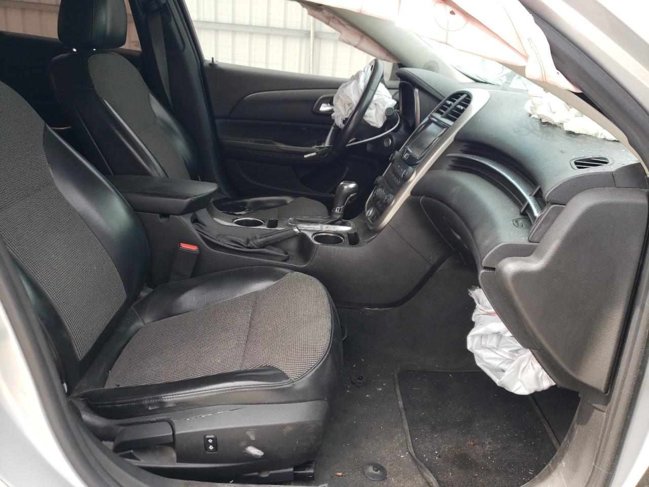 2014 Chev Malibu - Image 5