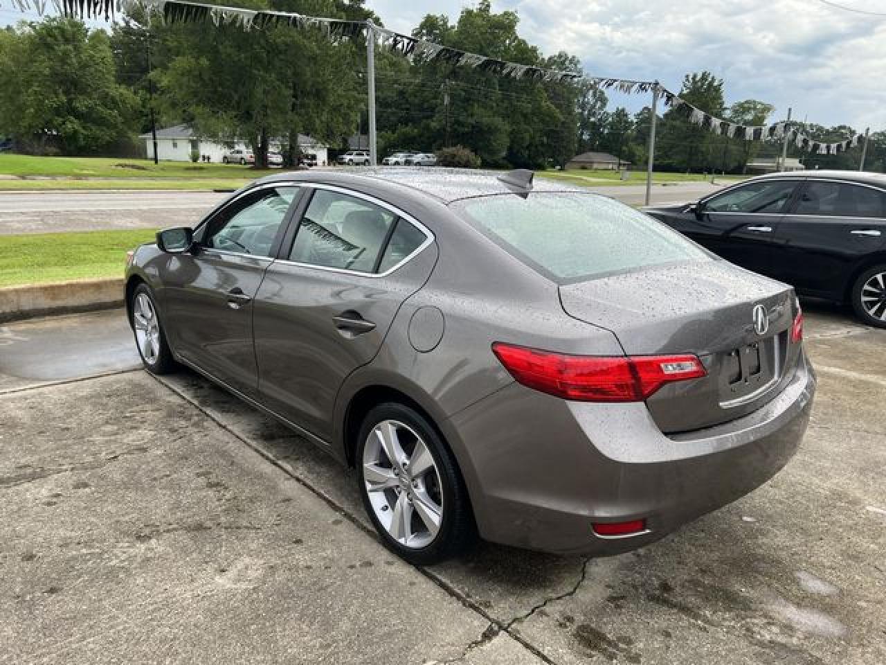 2014 Acura Ilx 20 Premium - Image 2