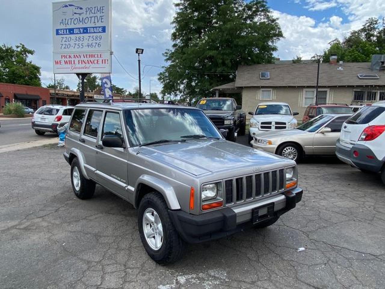 2000 Jeep Cherokee Sport - Image 2