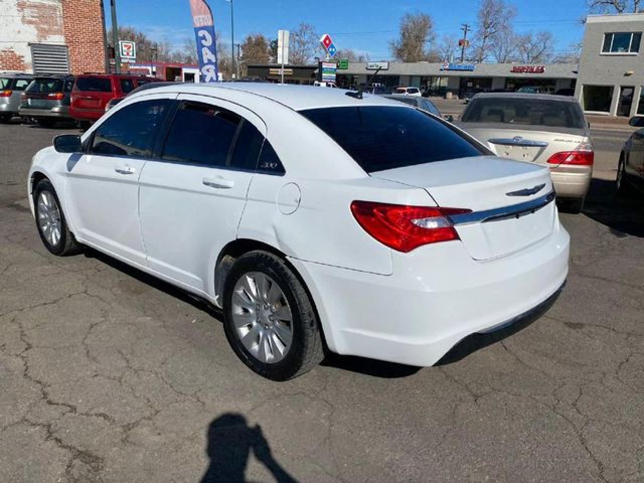 2014 Chrysler 200 Lx - Фото 5