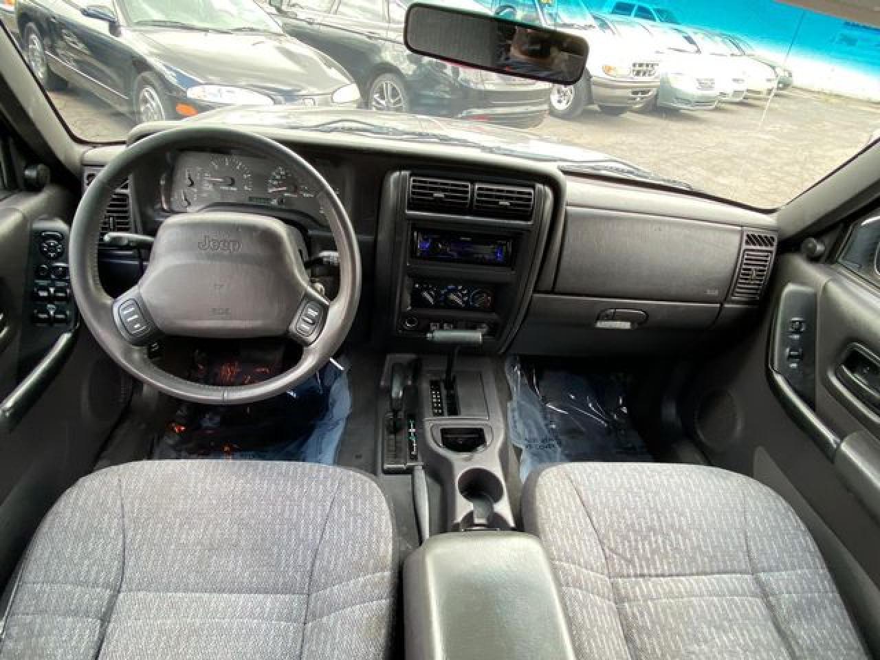 2000 Jeep Cherokee Sport - Image 7