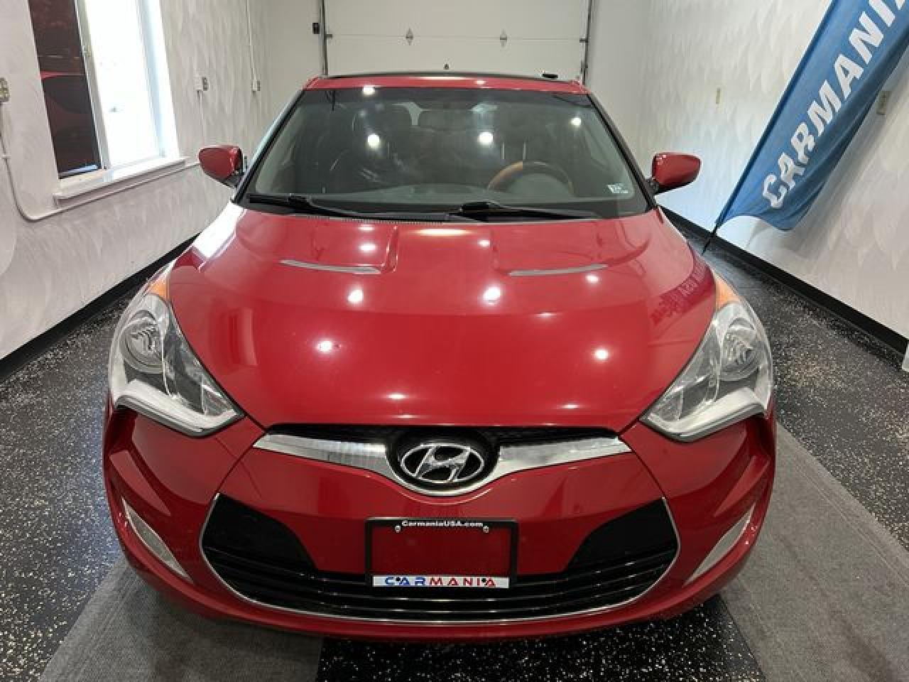 2013 Hyundai Veloster - Image 2