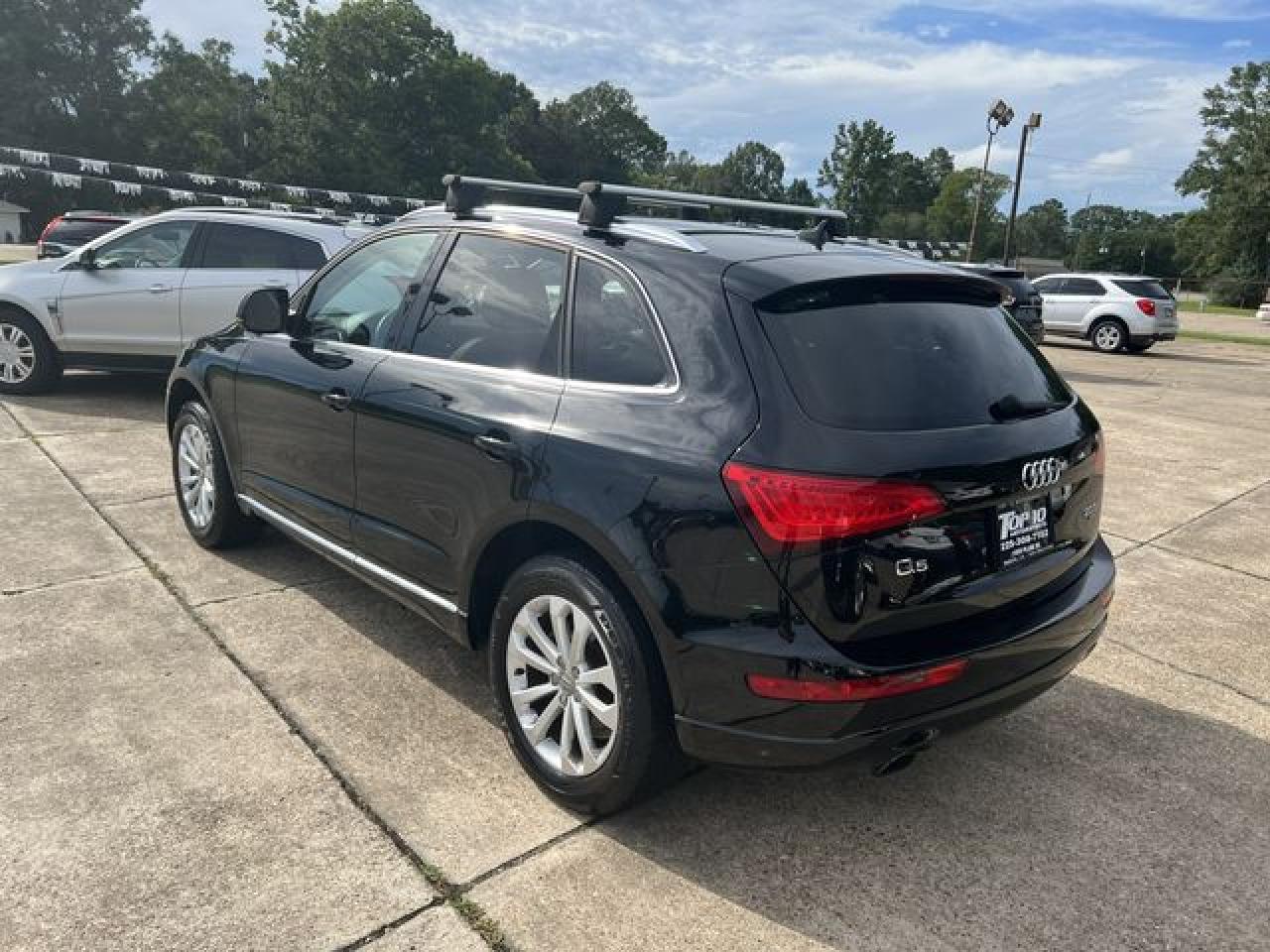 2013 Audi Q5 Premium - Image 2