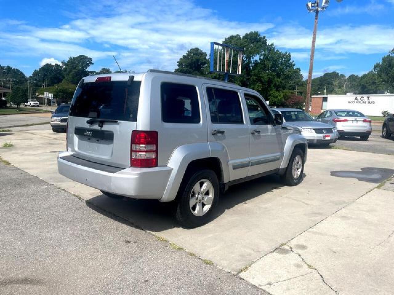 2010 Jeep Liberty Sport - Фото 4