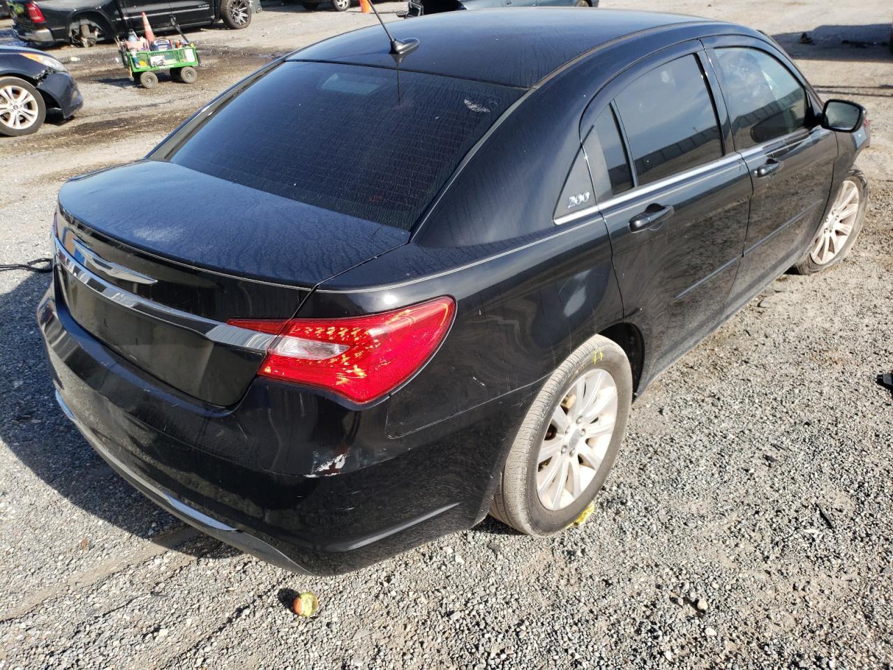 2013 Chrysler 200 Touring - Фото 4