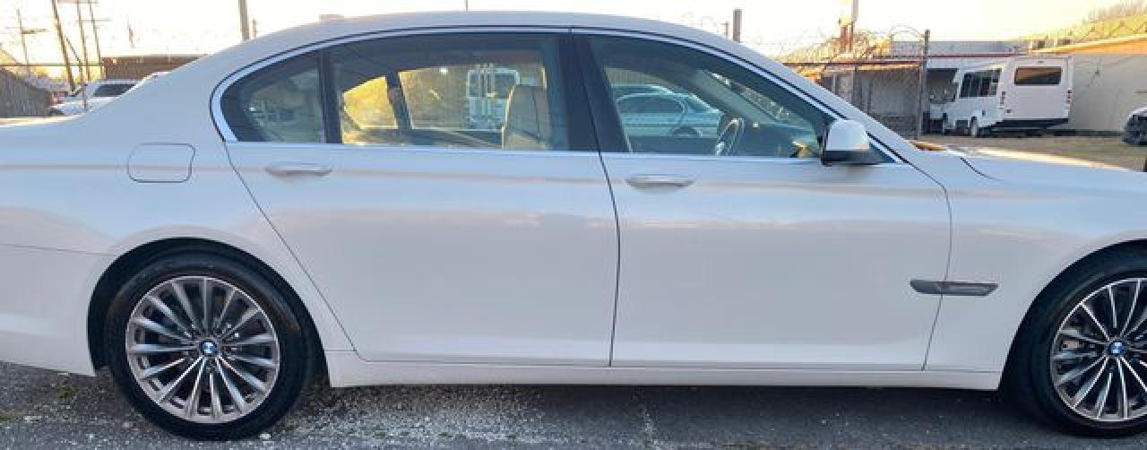 2012 BMW 740 Li - Фото 6